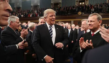 Trump retrasa nuevas prohibiciones de viaje luego de discurso en el Congreso