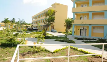 Medina entrega escuela de Básica en Villa Mella