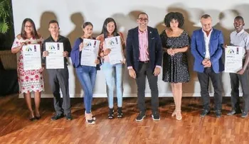 Decenas de jóvenes reciben en Higüey Premios al Mérito Altagraciano