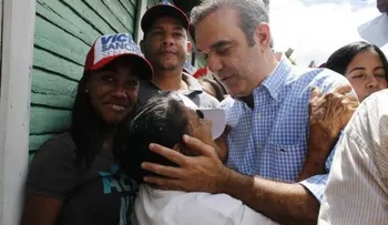 Abinader lleva mensaje de cambio durante contacto â??Cara a caraâ?