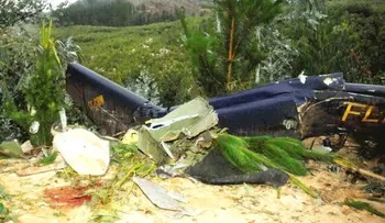 Un piloto en estado grave tras caerse su avioneta y hacer contacto con cable de alta tensión