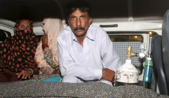 Familia mata a pedradas embarazada por casarse con el hombre que amaba 