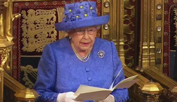 La reina Isabel II presenta un plan de gobierno enfocado en el brexit