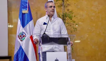 Presidente Abinader: "Me siento orgulloso de los médicos del país por su valentía y arrojo"