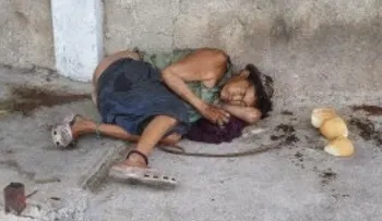 Gusanos se comen viva a una mujer en Barahona
