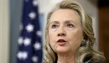 Hillary Clinton puso en riesgo información al usar email personal 