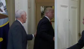 Donald Trump huye de los periodistas y deja decretos sin firmar