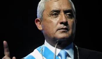 Inmunidad presidente Pérez Molina pende de un hilo; Guatemaltecos le dan la espalda 