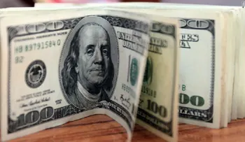 El dólar estadounidense comienza con fuerza el 2016 mientras otras monedas se debilitan