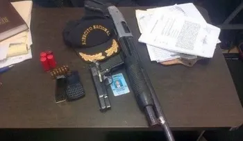 Detienen fiscal adjunto con armas y pertrechos ilegales