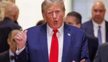 Jueza pausa temporalmente el proceso judicial contra Trump por injerencia electoral