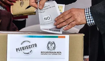 Economía de Colombia: evitar el "limbo" tras el plebiscito