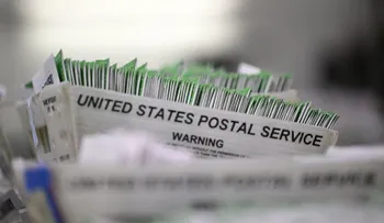 Denunciante asegura que el USPS ocultó planes para la verificación de votos por correo