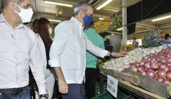 Presidente Abinader dice Gobierno trabaja para que el pueblo acceda a canasta básica sin problemas