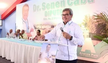 Senén Caba arremete contra Congreso al lanzar candidatura a diputado