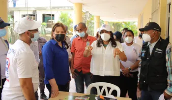 Presidenta ejecutiva de Conani llama a padres de adolescentes a llevarlos a vacunar