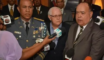 Oficiales (r) y cuatro exjefes PN apoyan labor Castro Castillo
