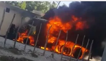 Prenden fuego a una patana dentro de un destacamento, tras arrollar motorista en Neyba 