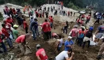 Sube a 56 número de muertos en deslave en Guatemala