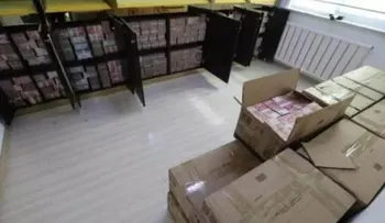 La policía halla USD30 millones en apartamento de una mujer que cometió una estafa piramidal contra 100.000 personas