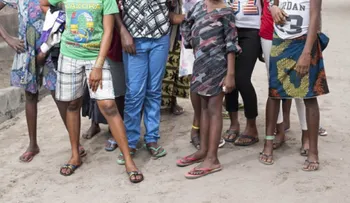 Un hombre con 35 años de casado se entera que es estéril, y su esposa le "pegó" 9 hijos