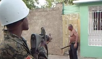 Hombre borracho descuartiza perra y enfrenta patrulla