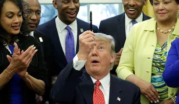 Plantean destituir a Trump por una quinta razón que "está en camino"