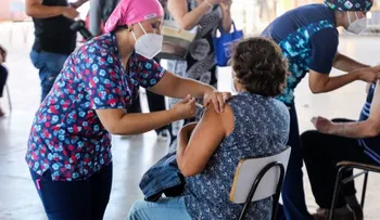 Vacunados contra la covid-19 no dejan de ser humanos ni pierden sus derechos