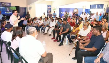 Andrés Navarro garantiza trabajo seguro a la familia dominicana