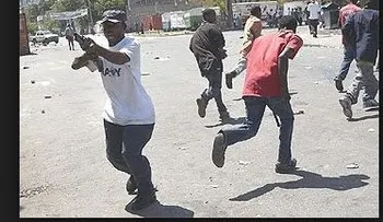 Haitianos secuestran 3 militares de RD y 6 empleados consulado