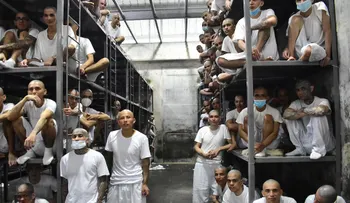 Infobae accede al Cecot: así es la cárcel de máxima seguridad de El Salvador que alberga a más de 20 mil pandilleros