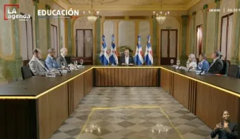 Ministro de Educación anuncia concurso para diseñar nueva escuela dominicana y resalta alcance del transporte estudiantil