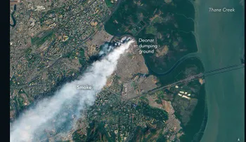 El humo por la quema de basura en Mumbay se puede ver desde el espacio