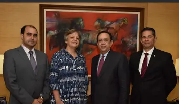 Valdez Albizu recibe embajadora de Alemania; intercambian impresiones sobre economía de la región 