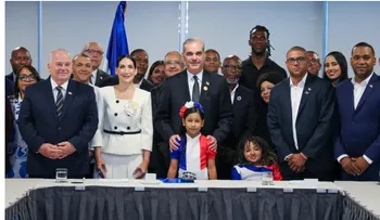 Abinader se reúne con dominicanos en Chile