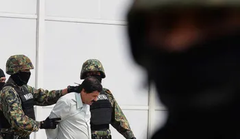 Grupo armado asalta la casa de la madre de "El Chapo" y aterroriza a la comunidad