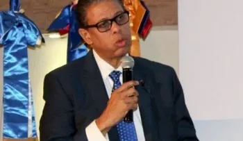 Modesto Guzmán llama a Quique Antún a una tregua por el bien del país 