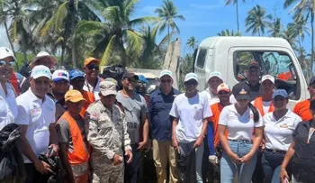 Obras Públicas encabeza jornada de limpieza de playas en La Altagracia