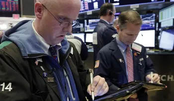 Después de otra jornada negra, Wall Street abrió con más volatilidad