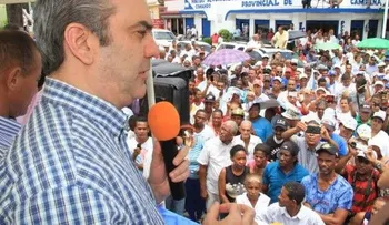 Abinader acusa al gobierno de incumplirle a Sánchez Ramírez