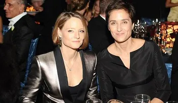 Actriz Jodie Foster se casa con su novia Alexandra Hedison