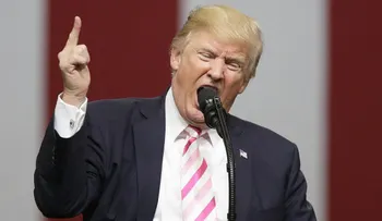 Donald Trump: "¡Saquen a ese hijo de puta del campo de juego ahora mismo!"