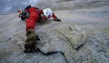 Hallan cuerpos de alpinistas desaparecidos hace 16 años