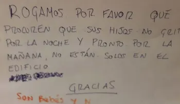 Le dio una respuesta que se ha hecho viral, a vecino que quejó por lloriqueo de su bebé 