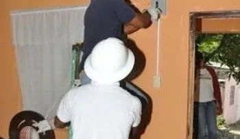 EDE Este desarrolla la 2da etapa proyecto de electrificación interna de viviendas