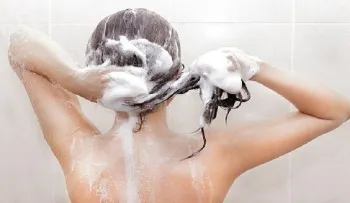 Si combinas champú con bicarbonato y lavas tu cabello, no dormirás de la felicidad