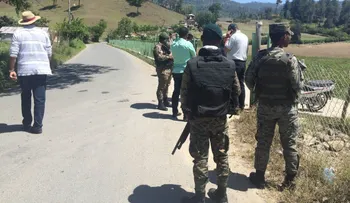 Agreden corresponsal de Noticias SIN por fotografiar perforación ilegal de pozo en Constanza