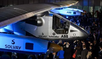 El avión sin combustible que â??vuela por siempreâ?