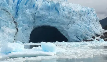El glaciar Perito Moreno de Argentina comenzó a desprenderse