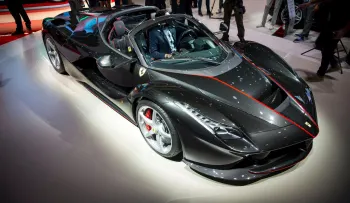 Ferrari presenta el convertible más rápido de su historia